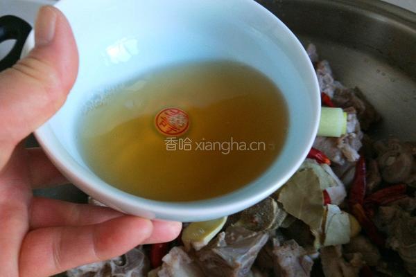 皇后锅秘制红焖羊脊骨的做法图解7