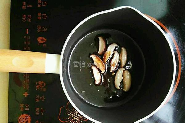煎香菇片蒸豆腐的做法图解4