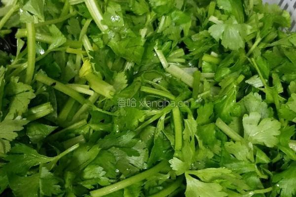 芹菜木耳炒肉丝的做法图解4