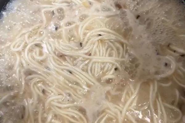 菌汤蔬菜面的做法图解6