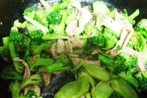 西蓝花炒肉片的做法图解4