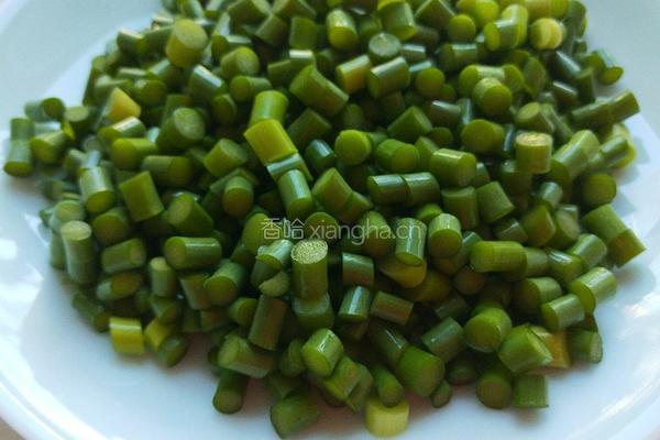 肉末炒蒜苔的做法图解2