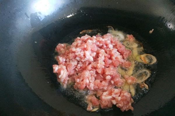 肉末炒蒜苔的做法图解5
