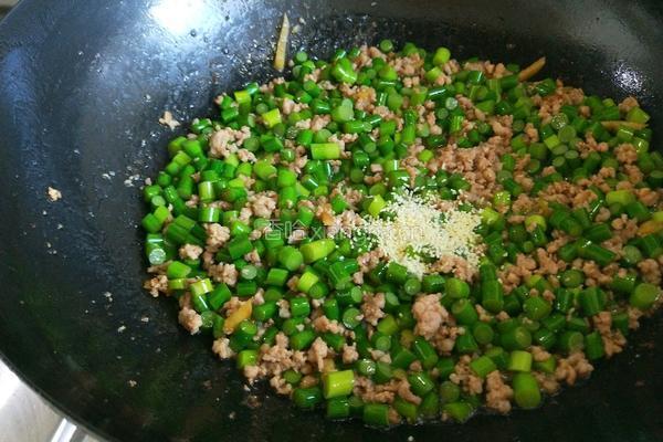 肉末炒蒜苔的做法图解8