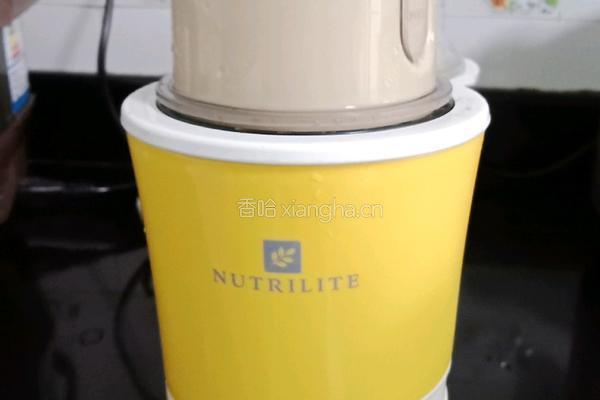 小米鸡蛋饼 (宝宝辅食）的做法图解2