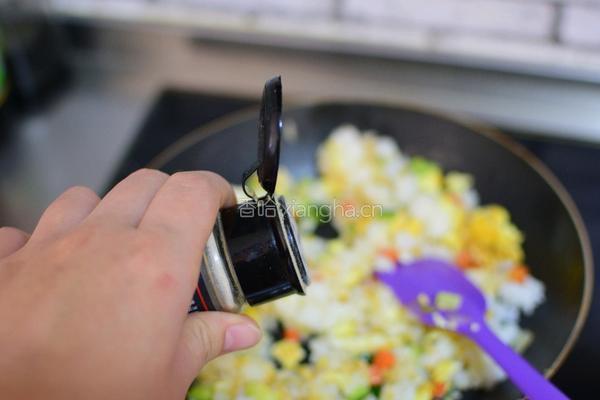 黄瓜蛋炒饭的做法图解9