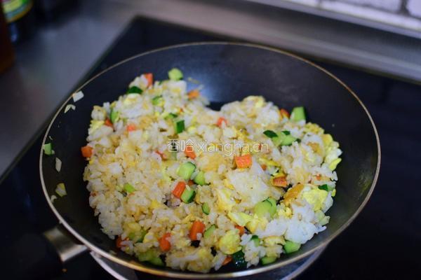 黄瓜蛋炒饭的做法图解12