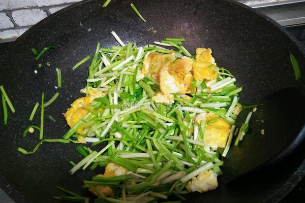 蒜苗炒鸡蛋的做法图解6