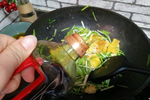 蒜苗炒鸡蛋的做法图解7