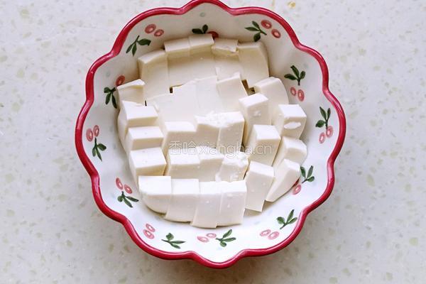 豆腐鸡蛋羹的做法图解1