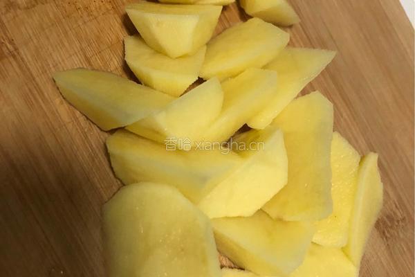 土豆炖豆角的做法图解2