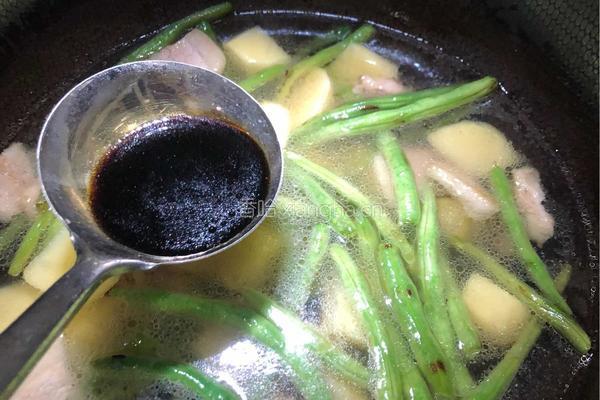 土豆炖豆角的做法图解11