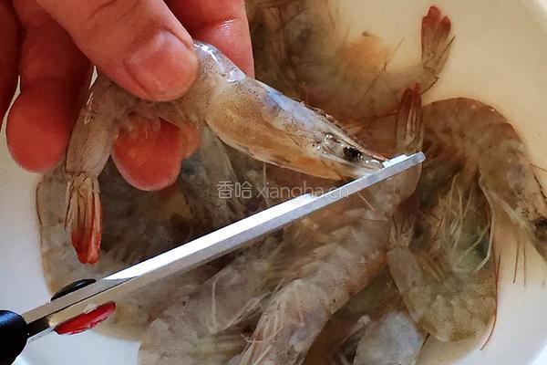 香酥虾的做法图解1