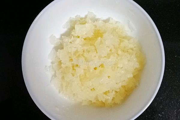 山药红枣银耳粥 (宝宝辅食）的做法图解2