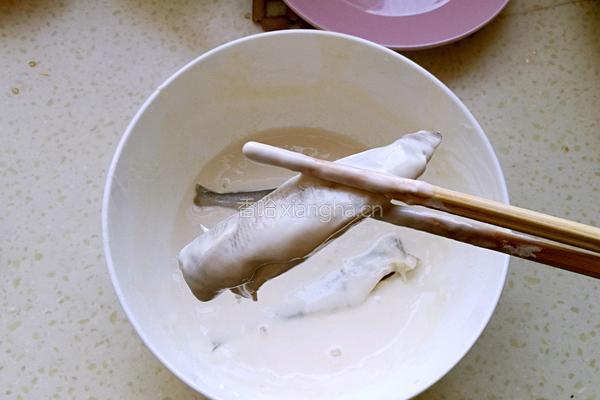 炸沙丁鱼的做法图解3