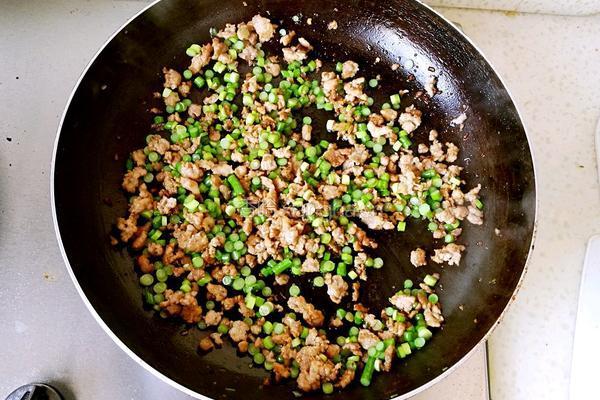 肉沫炒蒜苔的做法图解8