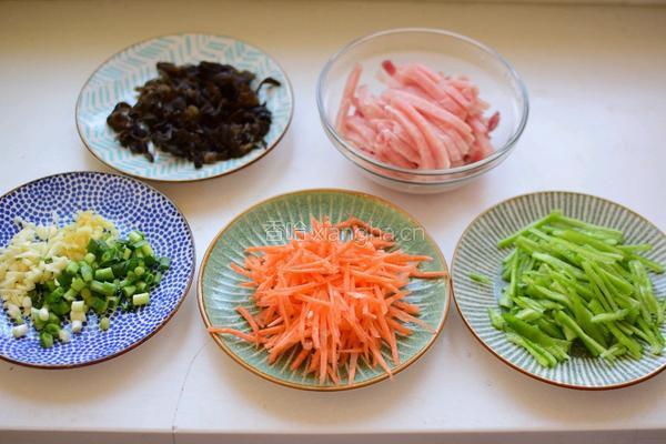 鱼香肉丝的做法图解1