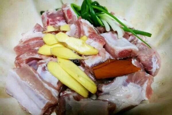 排骨炖鸡爪的做法图解4