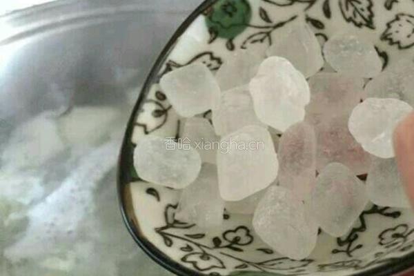 雪梨百合银耳润肺汤的做法图解4