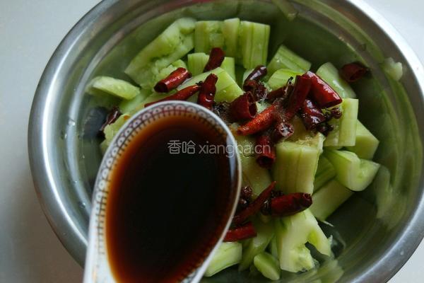 新文美食 酸辣黄瓜的做法图解4