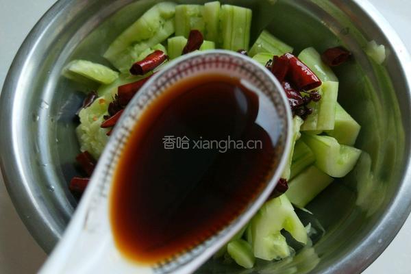 新文美食 酸辣黄瓜的做法图解5