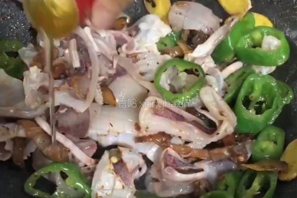 腊味豉椒炒鲜鱿的做法图解6