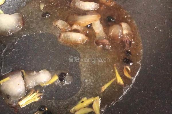 粤式－腊肉豉香蒸扒皮鱼的做法图解3