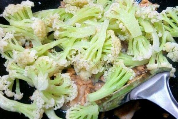 菜花炒肉的做法图解7