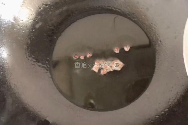 五花肉炒香芹的做法图解2