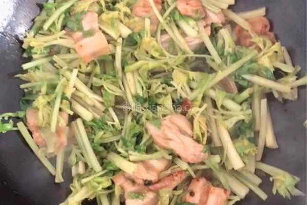 五花肉炒香芹的做法图解6