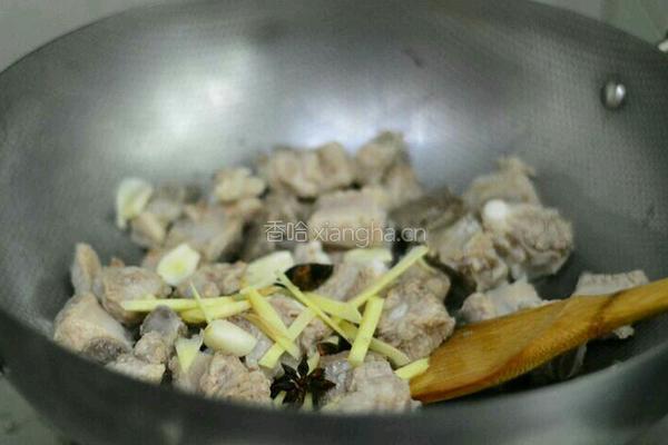 土豆炖排骨的做法图解4