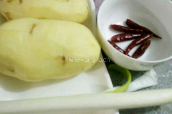 炝拌土豆丝的做法图解1