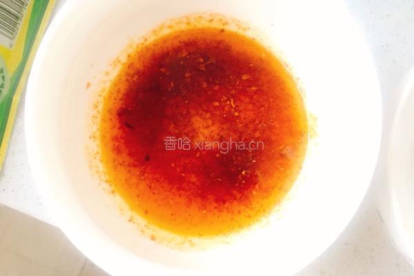 红油溏心蛋龙须面的做法图解2