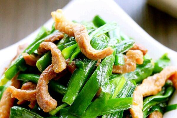 肉丝炒韭菜的做法图解7