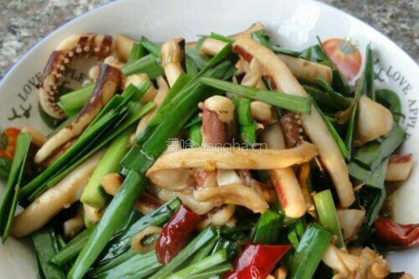 鱿鱼炒韭菜的做法图解8