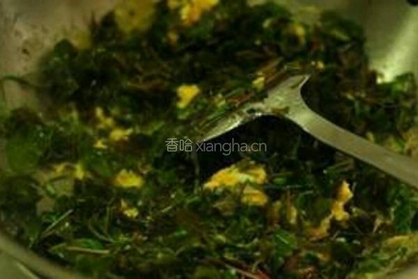 鸡蛋爆炒香椿芽的做法图解3