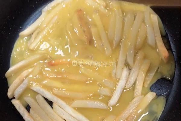 薯条蛋包饭（薯条蛋包培根炒饭）的做法图解3