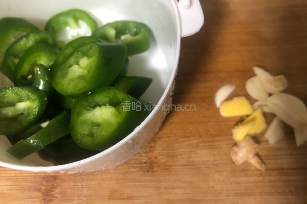 辣椒炒生蚝的做法图解2