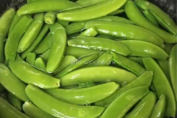 甜豆炒牛肉丸的做法图解2