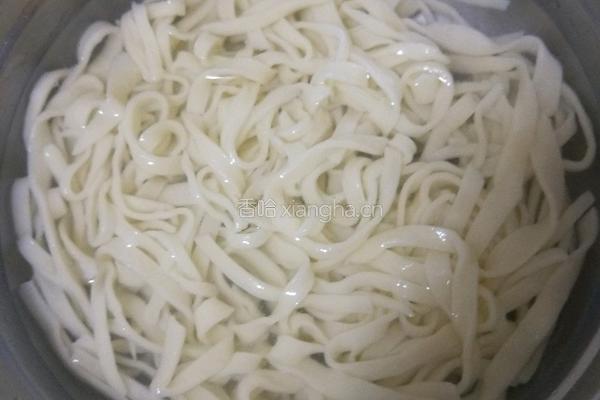 火腿炒面的做法图解5