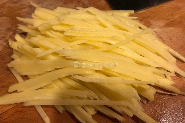 凉拌土豆丝的做法图解1