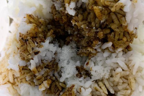 酱油炒饭的做法图解2