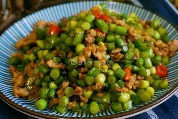 肉沫爆蒜薹丁