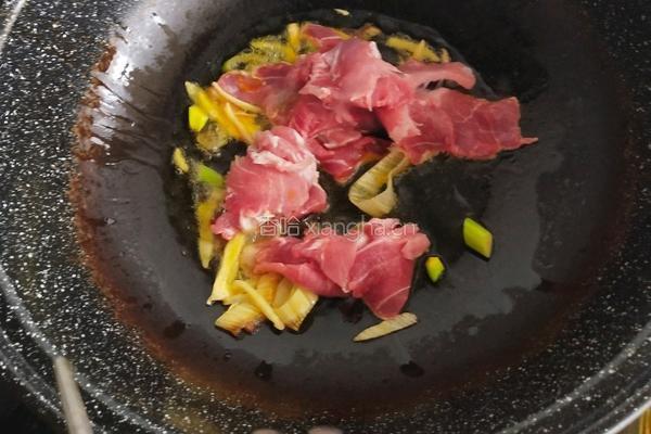 白菜炖冻豆腐的做法图解3