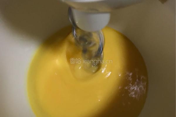 丑丑脆皮纸杯蛋糕的做法图解3