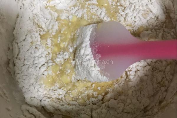 丑丑脆皮纸杯蛋糕的做法图解5