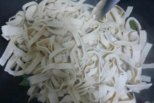 青椒炒豆皮的做法图解6