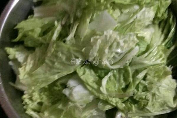 手撕白菜炖酥肉的做法图解2