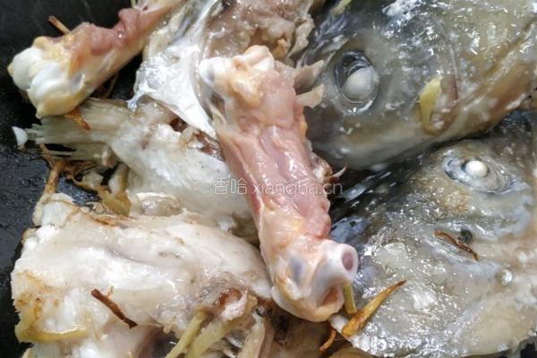 香浓鱼头汤的做法图解7