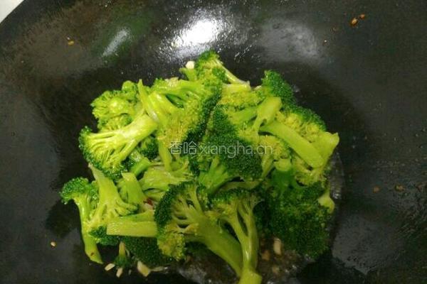 西蓝花抱香菇的做法图解3